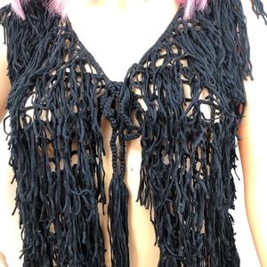 Sleeveless fringe cardigan